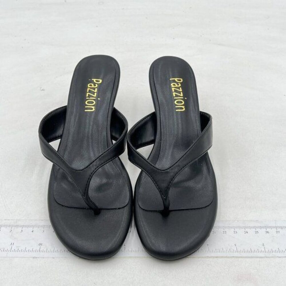 Pazzion Black Leather Kitten Heel Thong Sandals - Picture 2 of 7